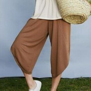 NWOT - Matilda Jane crop lounge pant - toffee